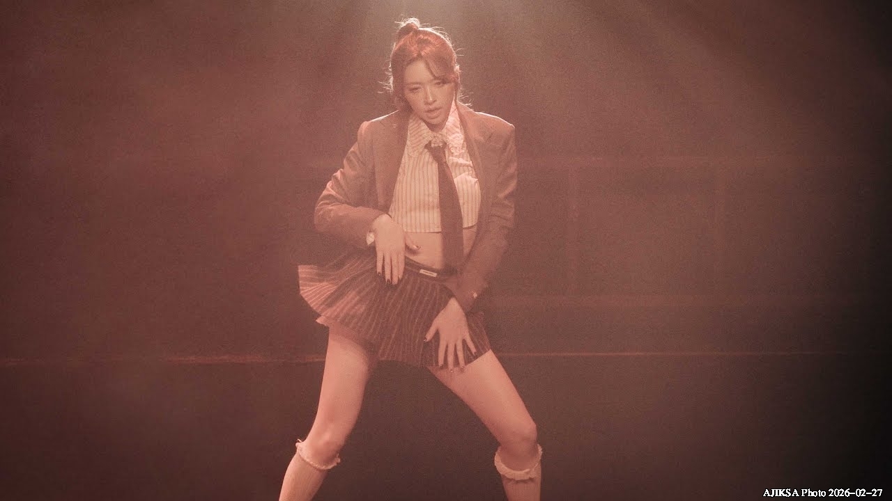 [4K] 251205 피프티피프티 문샤넬 'Pink Venom' cover 직캠 (FIFTY FIFTY CHAN