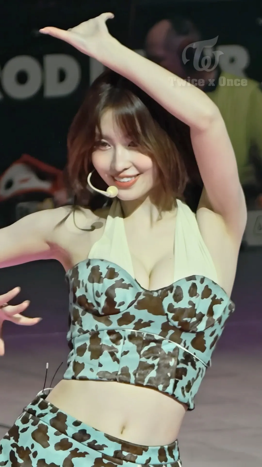 [251108] TWICE(트와이스) [ FEEL SPECIAL ] 모모 MOMO Fancam - Melbourne