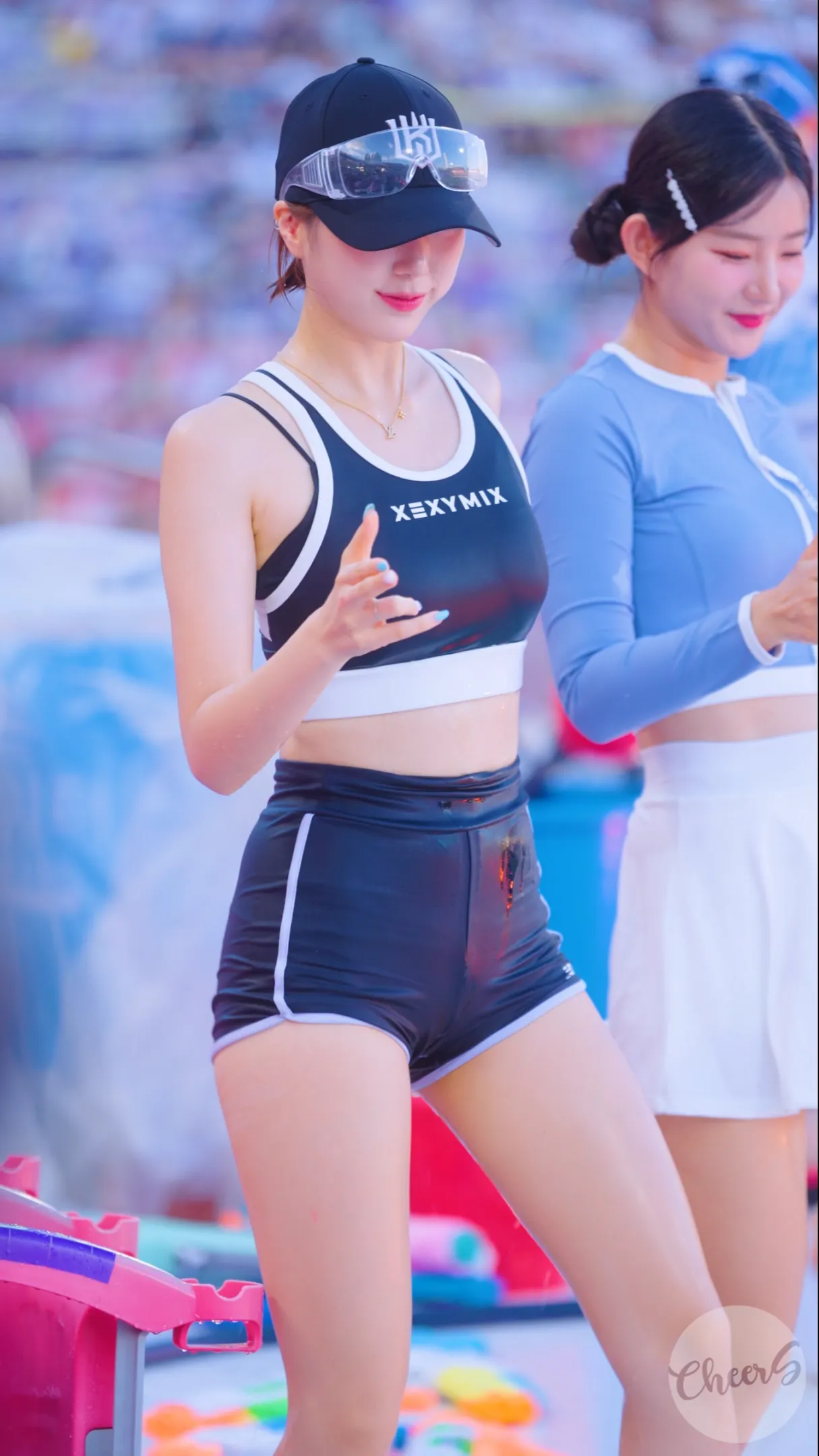 시원하게 물뿌리고 피리춤 아웃송 이금주 치어리더 Lee Geumju Cheerleader ktwiz