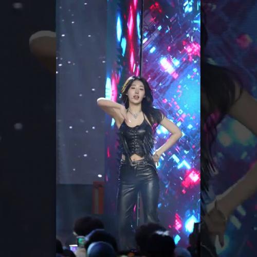 251102 동두천 서브컬쳐 페스티벌 에버글로우 ( Adios ) 시현 4K60P 직캠   #에버글로우 #EVERGLOW #이유 #시현 #온다 #아샤