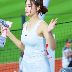 [4K] 2025 kt위즈 이예빈치어리더 정원이한테 쏘기 직캠 #shorts #이예빈 #이예빈치어리더 #치어리더 #응원  #직캠 #영상 #kt위즈 #아웃송