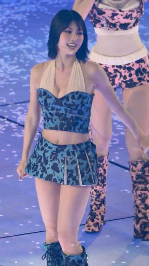 #트와이스 #모모 #モモ Dance The Night Away 직캠  (#TWICE #MOMO FanCam) 250719