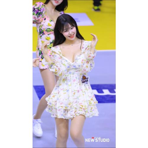 청순한 컨셉 그렇지 못한 섹시 김도아치어리더 코트공연 직캠 250311