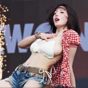 250706 권은비 KWONEUNBI 'Crazy in Love' 4K 60P 직캠 @워터밤 by DaftTaengk