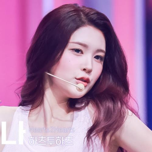 [얼빡직캠 4K] 하츠투하츠 에이나 'FOCUS' (Hearts2Hearts A-NA Facecam) @뮤직뱅크(Music Bank) 251024