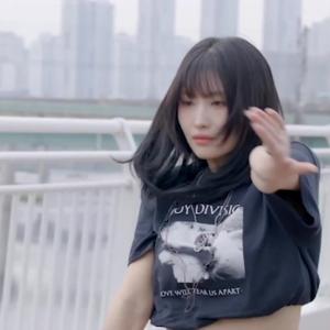 250827 - 모모의 최면 동작