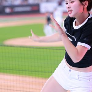 [4K] 2025 kt위즈 김정원치어리더 like jennie 7 공연 직캠  #shorts #김정원 #치어리더 #응원  #직캠 #영상 #kt위즈 #아웃송