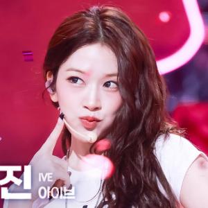 [얼빡직캠 4K] 아이브 안유진 'XOXZ' (IVE YUJIN Facecam) @뮤직뱅크(Music Bank) 250829