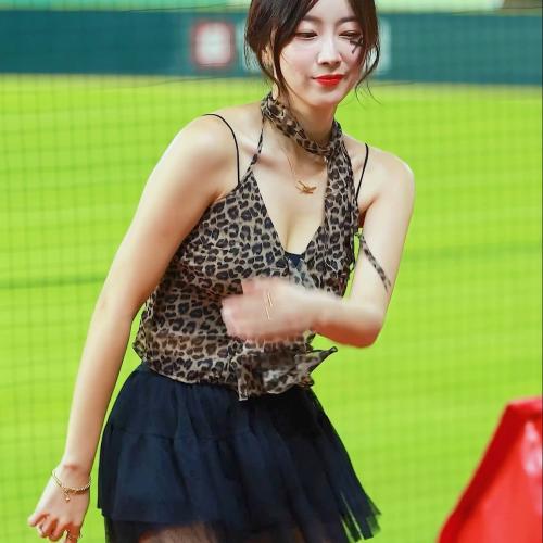 [4k] 2025 ssg랜더스 안지현치어리더 dirty work 4 캐논버전 공연 직캠 #shorts #ssg랜더스 #야구 #안지현 #치어리더 #공연 #영상 #직캠 #아웃송