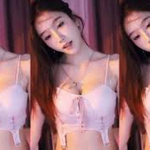 Douyu, Meng Qi, 斗鱼 萌七啊 动感光波 热舞