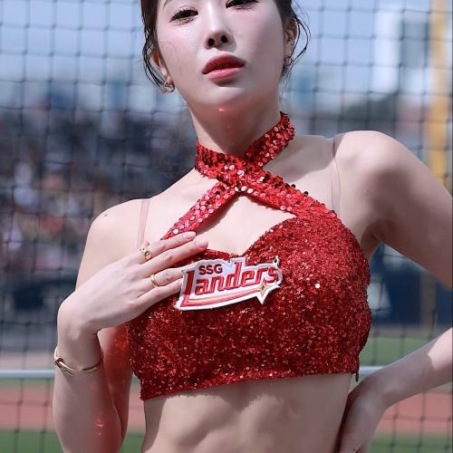 [4k] 2025 ssg랜더스 이리안치어리더 drip 1 공연 직캠 #shorts #ssg #ssg랜더스 #야구 #이리안 #치어리더 #공연 #영상 #직캠 #drip