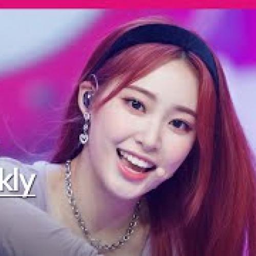 #위클리 조아 직캠 4K 'Holiday Party' ( #Weeekly #ZOA FanCam) | @MCOUNTDOWN_2021.8.12