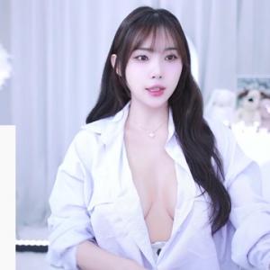 윤영서♡(kdbsdydth)  돌아온 유녕서,,,♥ 루키에서의 마지막 맥심단 해주실래여? FULL VER