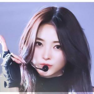 미야오 안나 의상이 아쉽다 애네 그룹은 얼굴이 다 특급인데