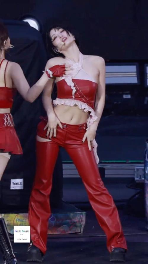 트와이스 모모 'Strategy' (Twice MOMO FanCam) 4K 세로직캠 #モモ #平ひら井いもも