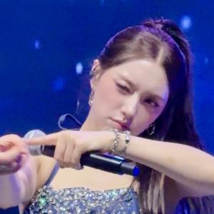 [4K] 250810 Gravity - FIFTY FIFTY (피프티피프티) 직캠(Chanelle Moon 문샤넬 Fancam) @K-Expo Canada 2025