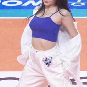 [4k] 24-25 우리카드배구단 안지현치어리더 내가 제일 잘나가 5 공연 직캠 #shorts #우리카드 #배구 #안지현 #치어리더 #공연 #영상 #직캠