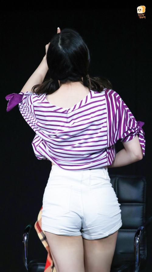 직캠은 하체의주로 봐야져