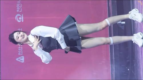 250924 피프티피프티 아테나 직캠 (FIFTY FIFTY ATHENA FanCam) 'SOS' @천안 흥타령춤축제