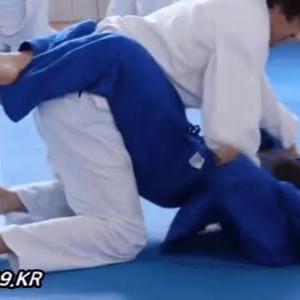 주짓수는 은근히 야릇한 운동인듯