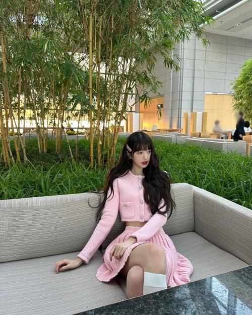 나도모르게 눈이 공주님 아래쪽으로..