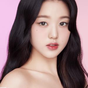 아이즈원(IZONE) 장원영 조유리 나코 최예나 히토미 안유진 미슈 블루밍 'IRIS GLOW' 컬렉션 고화질 화보 7장