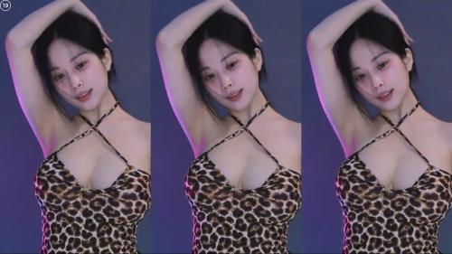 Babyrimi-Korean Girl Dance-12082025