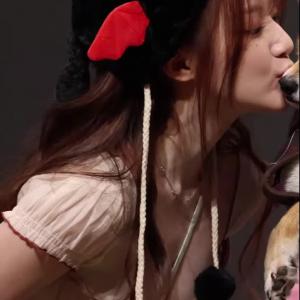 노출에 관대한 여자아이들 슈화 노브라 꼭지 니플패드 노출