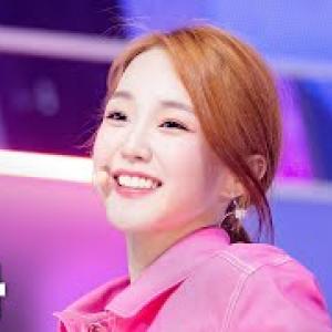 #우아! #나나 '우아!' (woo!ah! NANA 'woo!ah!' FanCam)│@SBS Inkigayo_2020.5.17