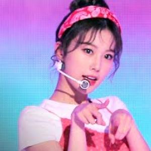 #아이즈원 #강혜원 '페스티벌' (#IZ*ONE KANG HYE-WON 'Festival' FanCam)│@2020 SBS Music Awards