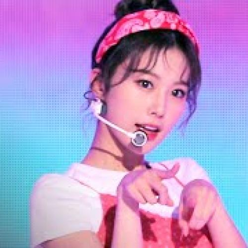 #아이즈원 #강혜원 '페스티벌' (#IZ*ONE KANG HYE-WON 'Festival' FanCam)│@2020 SBS Music Awards