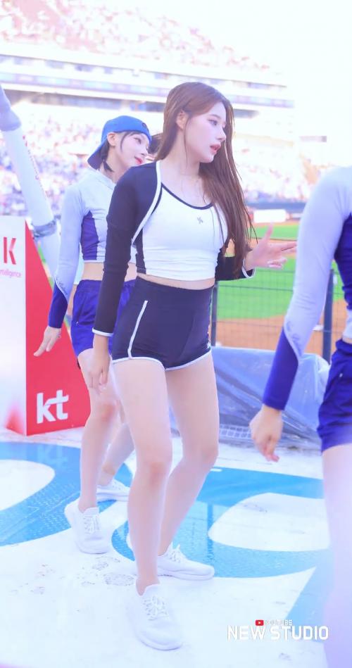 " 욕망의 머리카락 치기!  "  이예빈 치어리더 피리 아웃송 직캠