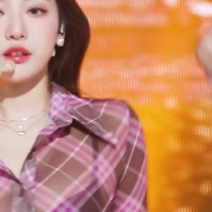 에스파 닝닝 검은 브래지어