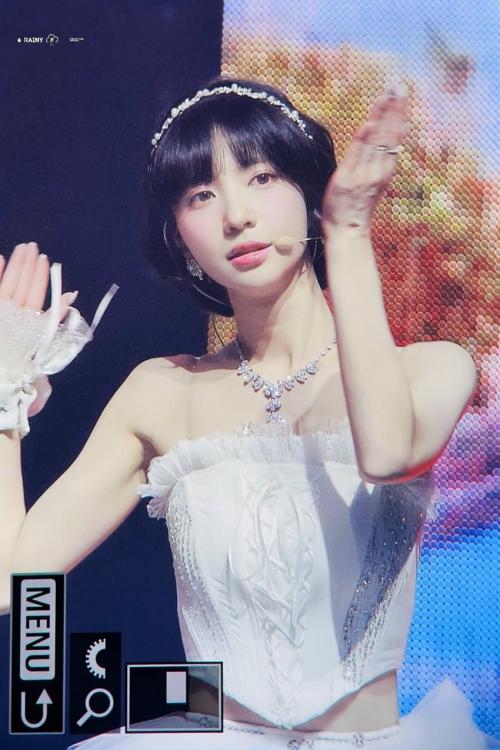 오마이걸은 확실히 유빈신이 비주얼 에이스네