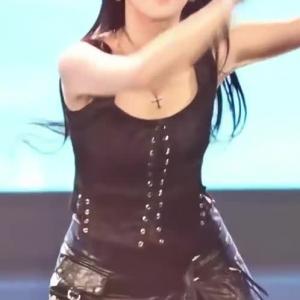 프로미스나인 백지헌, 송하영 몸선 레전드 댄