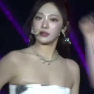 에스파 닝닝 결혼복입은 레전드 몸매