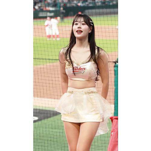 [4k] 2025 ssg랜더스 金渡娥 김도아치어리더 너와의 모든 지금 2 공연 직캠 #shorts #ssg #ssg랜더스 #야구 #김도아 #치어리더 #공연 #영상 #직캠