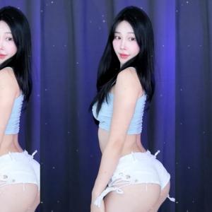 Korean Streamer ♥바니♥ (nayanaa) 🐰 "Level Up" Dance Cover | Highlight Moments