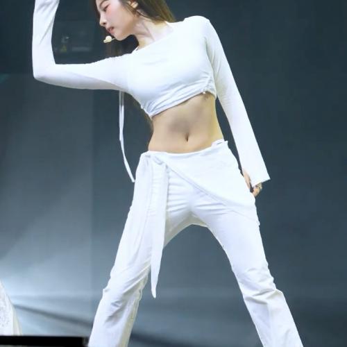 'Ooh Ah 울지 마' 트리플에스(tripleS) 정하연 깨어 직캠 @AlphaPercent