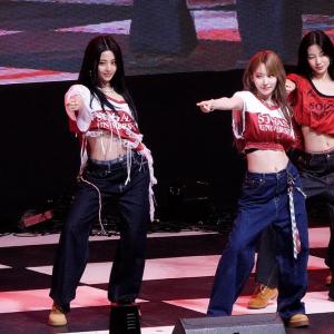 LE SSERAFIM (르세라핌) 올해 첫 대학 축제 4K Full Ver 'CRAZY, Smart, Perfect Night 외 4곡'｜서강대 축제 240927