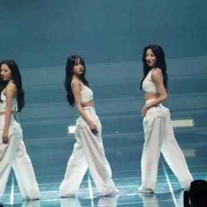 (4K60p) 220611 WJSN CONCERT 'WONDERLAND'  - 우주소녀 더 블랙 Easy 직캠