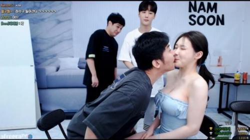 당황스러운 철구 키스 수위