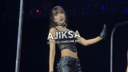 [FANCAM] 260113 TWICE World Tour "THIS IS FOR" in Seattle "Dive In" (Tzuyu Solo)