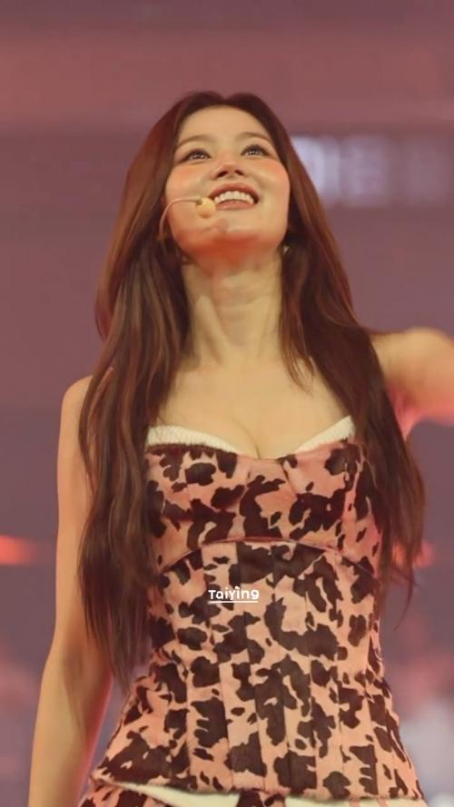 SANA - YES or YES #사나#サナ#湊崎紗夏#트와이스#TWICE#THISISFOR