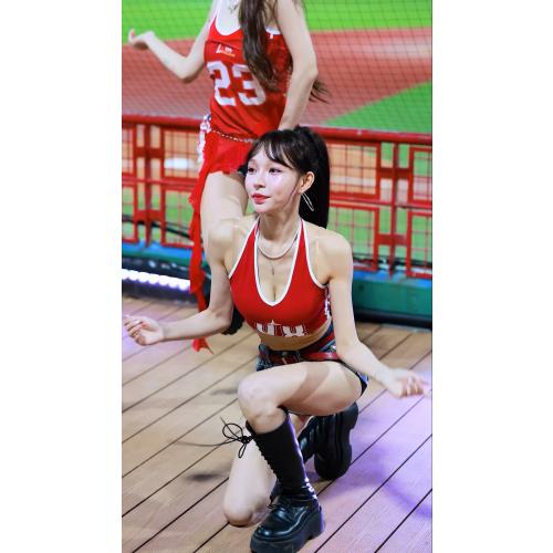 [4k] 2025 WeiChuanDRAGONS Linxiang mizuki 린샹치어리더 빨개요 1 공연직캠 #shorts #mizuki #대만 #치어리더 #공연 #영상 #직캠