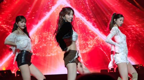 [4K60] 250802 LE SSERAFIM (르세라핌) HOT SAKURA 사쿠라 FOCUS @ EASY CRAZY HOT IN MANILA