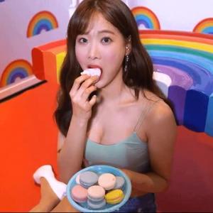 김한나 치어리더 남심 자극하는 맥심