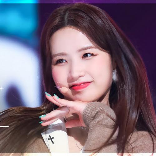 [안방1열 직캠4K] 아이칠린 지윤 'Draw' (ICHILLIN' JI YOON FanCam) @SBS Inkigayo 221113