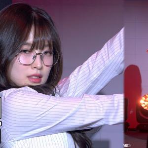 눈 마주쳐주는 직캠 추천좀..