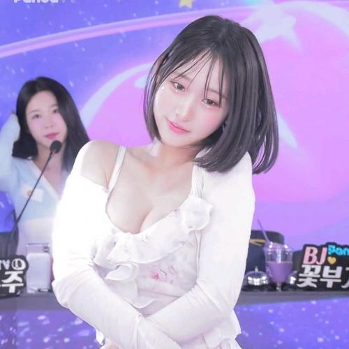 나비 보여주는 막내